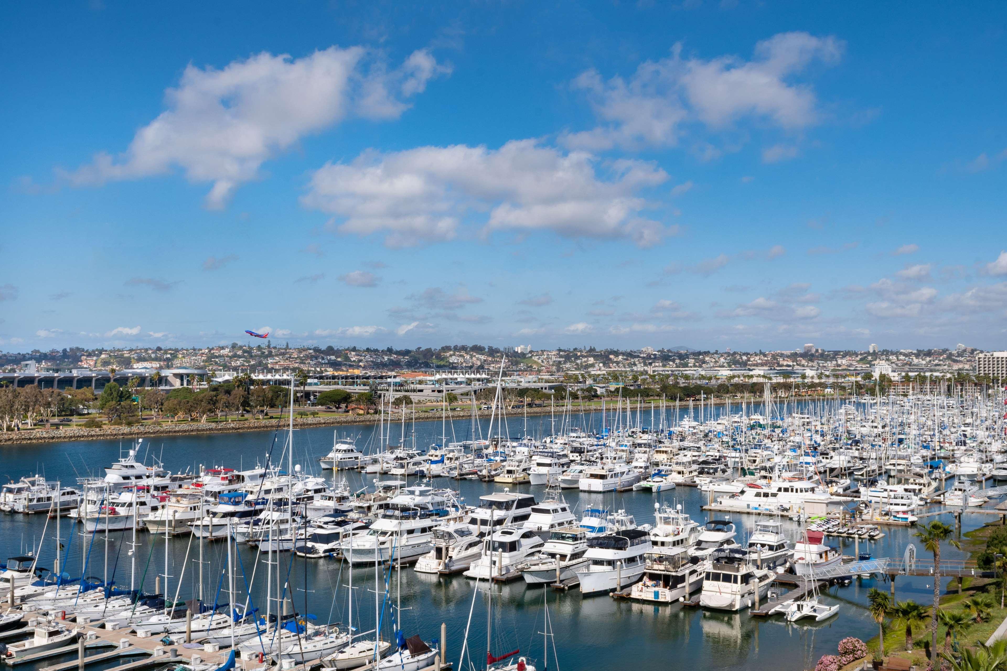 Hilton San Diego Airport/Harbor Island Exterior photo