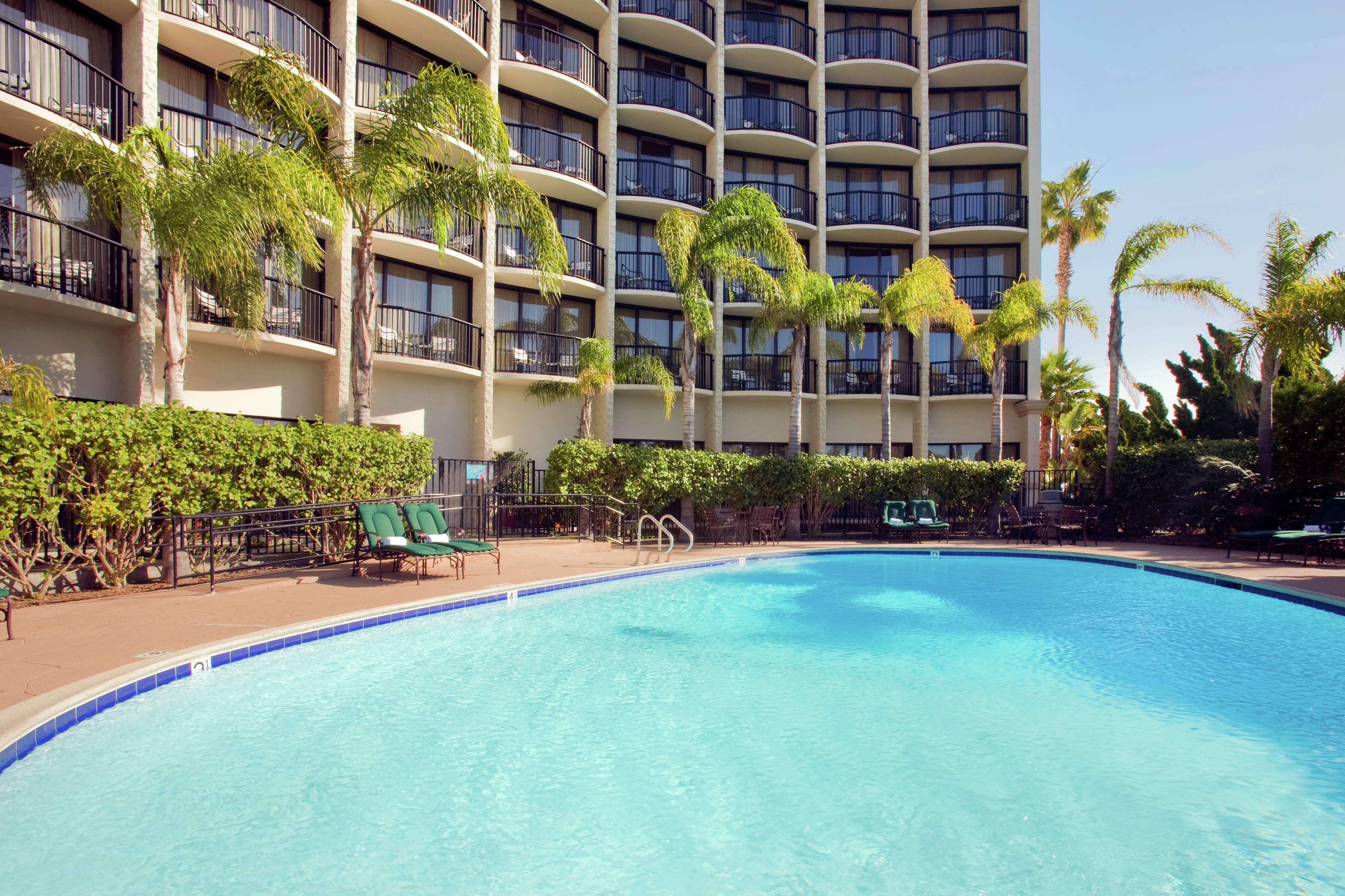 Hilton San Diego Airport/Harbor Island Exterior photo