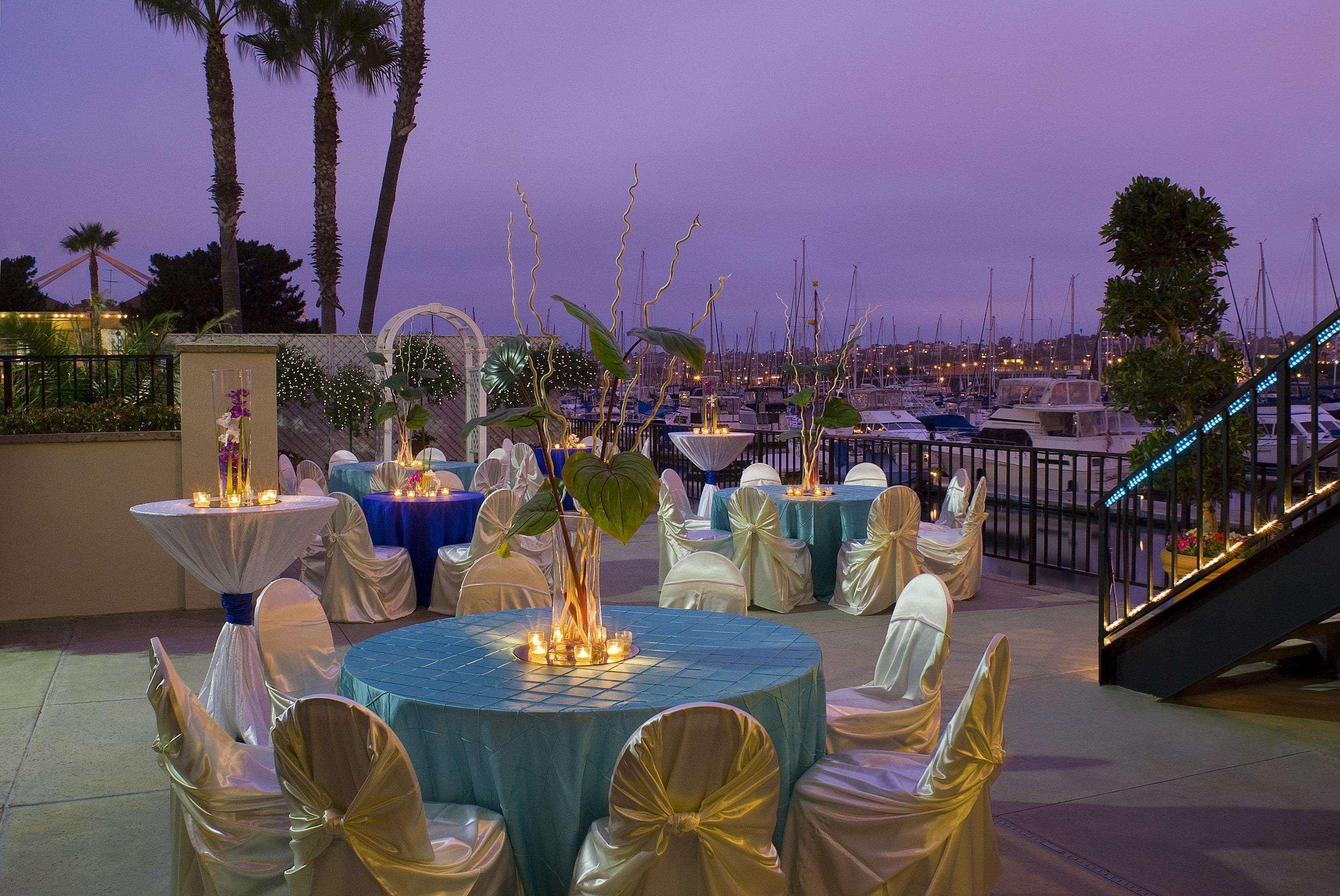 Hilton San Diego Airport/Harbor Island Exterior photo