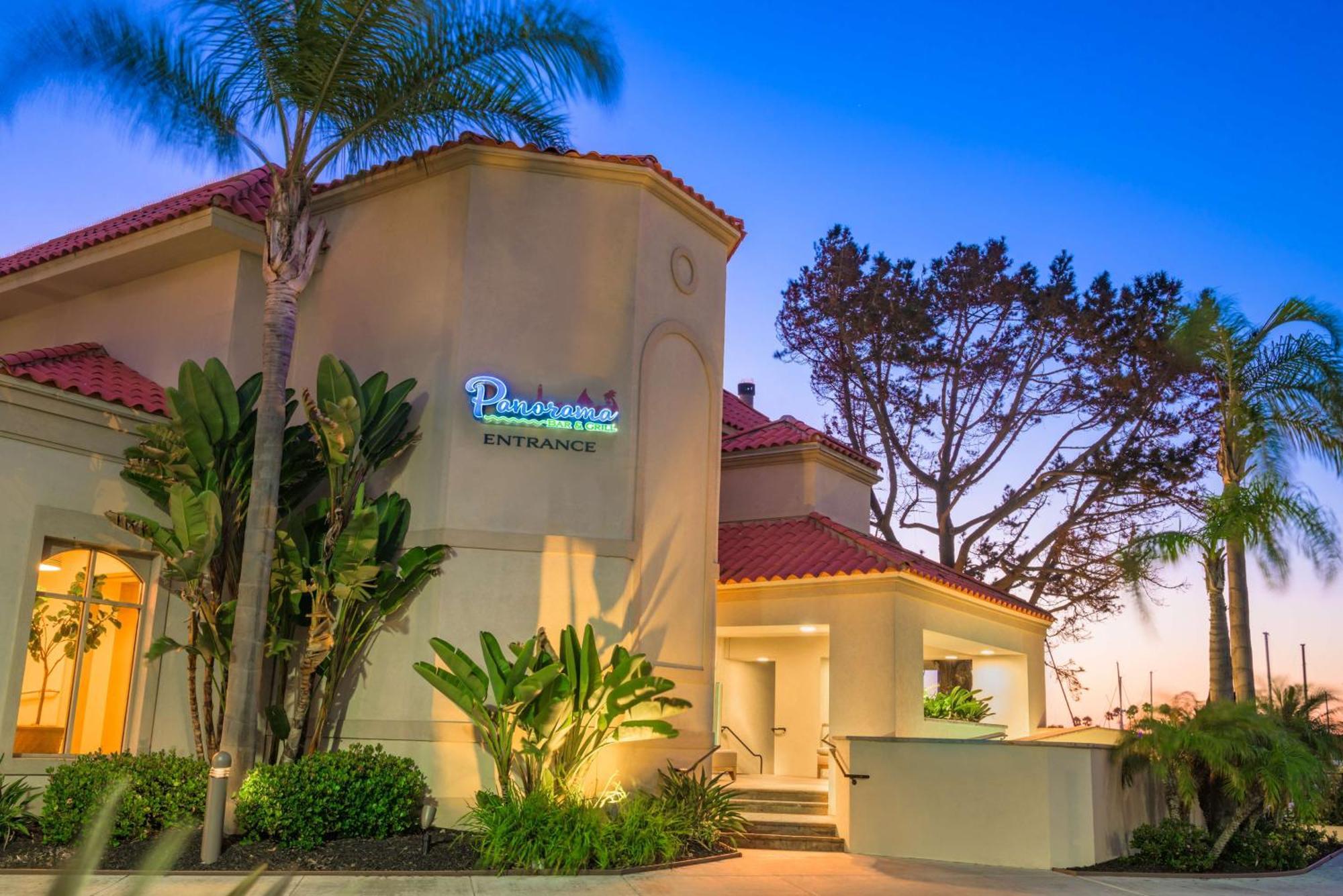 Hilton San Diego Airport/Harbor Island Exterior photo