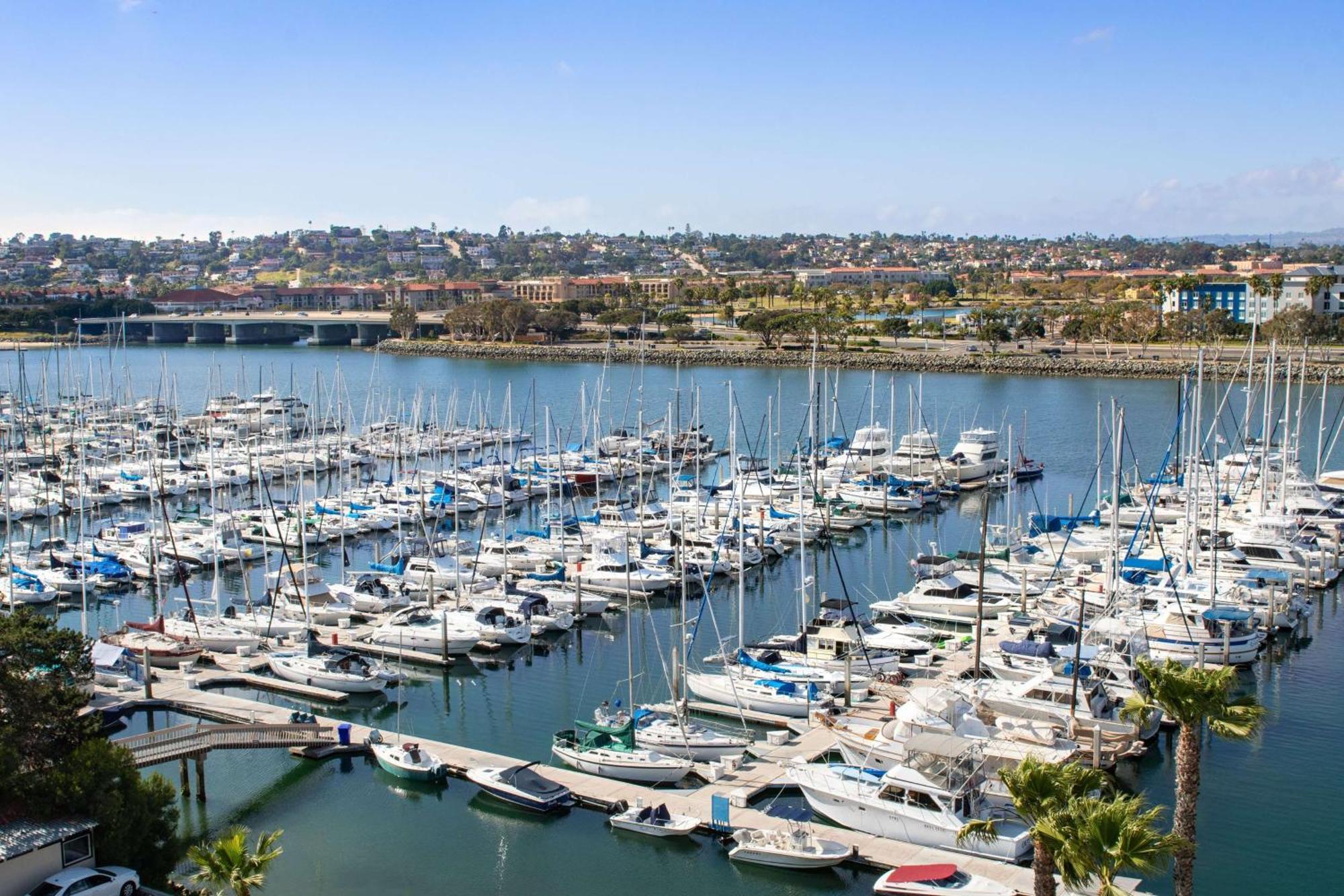 Hilton San Diego Airport/Harbor Island Exterior photo